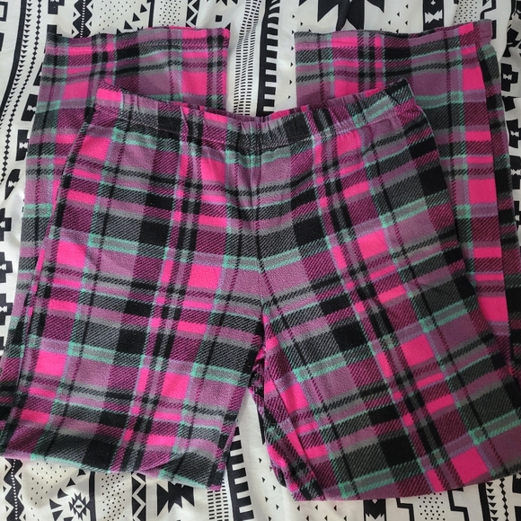 Secret Treasures pink and black plaid pajama set - Picture 4 of 6